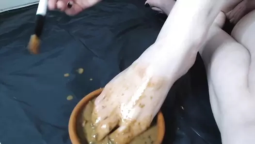 Spankmepink - Extremely gassy first time scat foot-play