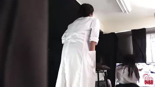 FF-638 05 Female teachers secretly poops while students, parents, and co-workers nearby