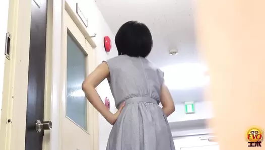 EE-732 02 Vigorous farts and large poop from the dirty anus of a neat girl