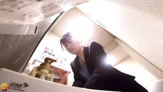 EE-727 06 Hidden camera at the business hotel: Office ladies shit during business trip