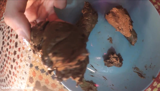 LoveRachelle2 - Shitting a Long Turd for Your Meal
