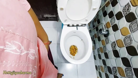 hottyjiyasharma - Sexy indian Mom Pooping like a cow and farting with pissing