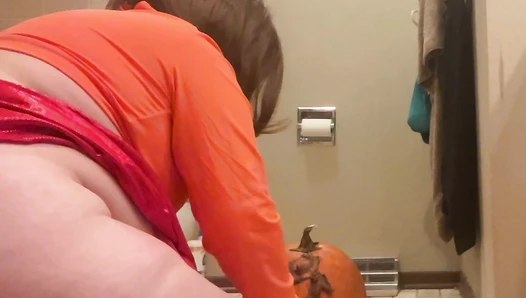 CountessXxxtina - Jinkies: The Wicked Countess Makes A Shit-O-Lantern
