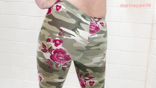 Marinayam19 - Leggings pooping and leggings peeing