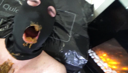 Lila - Poop on slave after morning coffee