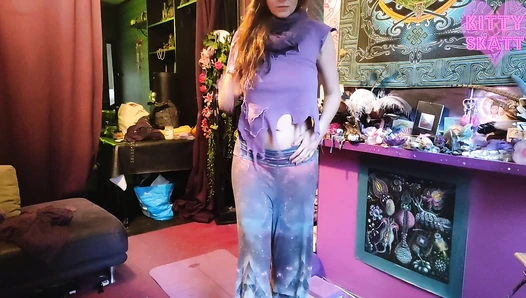 Kitty Skatt - Holding Accident in Horny Desperation