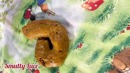 Smutty_Luce - Squirting & Shitting Huge Crap Coils