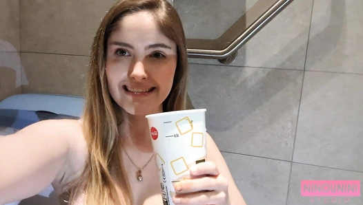 Ninounini - EATING A SHITTY BURGER AT MACDONALD’S