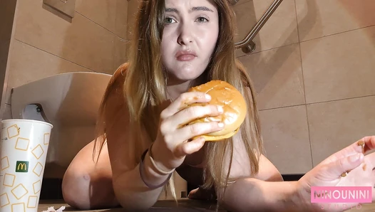 Ninounini - EATING A SHITTY BURGER AT MACDONALD’S