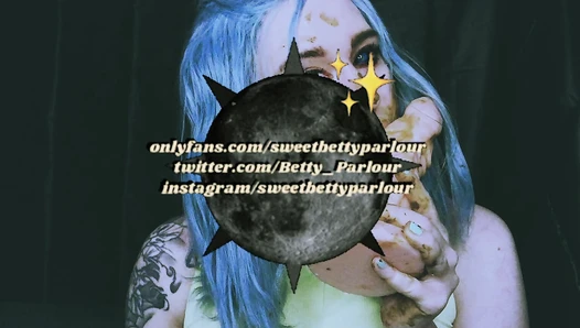 DirtyBetty - This is Spooky Scat Wife Betty