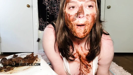 Layla Lee - Training to Eat Scat pt.1