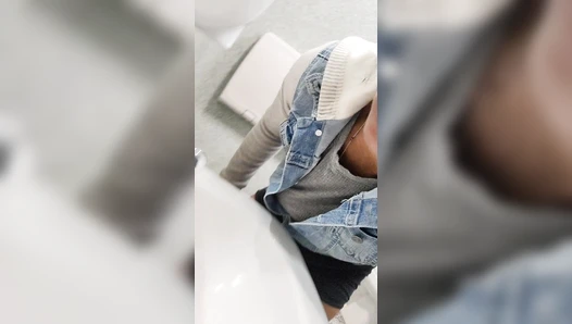 DaddyUni21 - Uni”Ella Public bathroom solo play