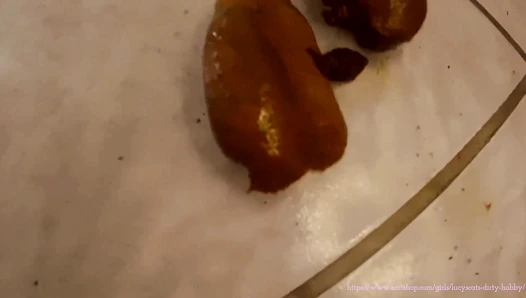 LucyScat - Tasting my Shit and playing with it