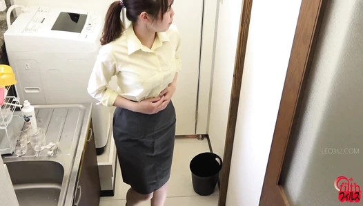 FF-510 04 An office lady having a secret poop at the workplace