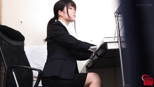 FF-510 02 An office lady having a secret poop at the workplace