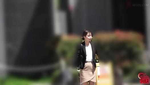 FF-510 01 An office lady having a secret poop at the workplace