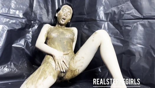 asiansteppe - Steppegirl Lisa eating and smearing her own scat, Amateur Collection, 