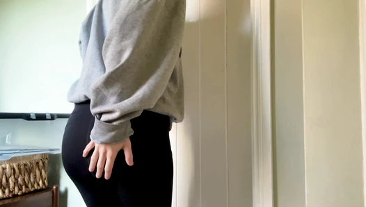 Naughtygirl1993 - Locked out of the bathroom