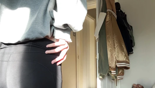 Naughtygirl1993 - Locked out of the bathroom