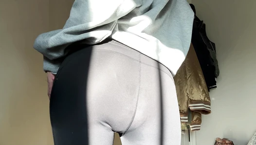Naughtygirl1993 - Locked out of the bathroom