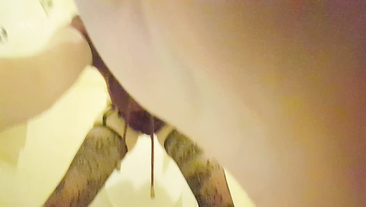 Curvyelvishgirl - Peeing for you, into the bowl