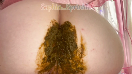 Sophia Sprinkle - Princess Sophia Shits Shiny Leggings
