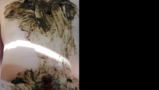 Korean Queen Scat - My dark green Scat into your mouth. Footjob