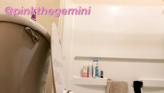 pinkthegemini - My 1st Poop in My Dorm
