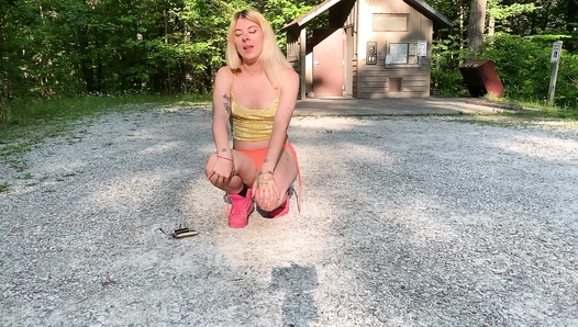 Kazer - Kazer Talks Food and Shits in Tent!