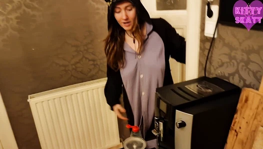 Kitty Skatt - 48h Sink Log Stinks!!