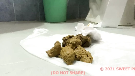Sweet_Peaches - BIRTHING A BIG SHIT (KRISTINA)