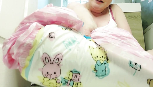 PooGirlSofia - Masturbating next to sealed dirty diaper