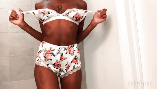 cutiesyren - dressed cute to poop