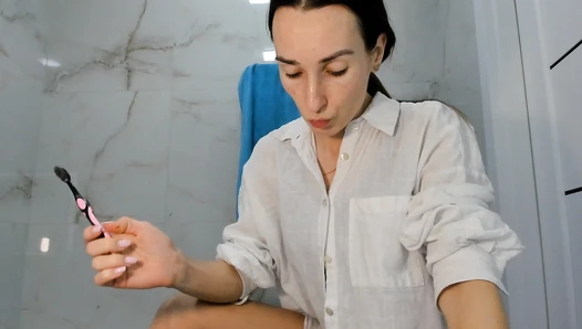 OksiLove - let’s brush my teeth with poop paste