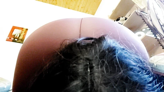 Nicolettaxxx - Farts in yogapants on Rosy