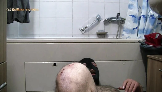 Domina-Victoria - Shitting slaves in the mouth