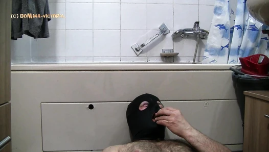 Domina-Victoria - Shitting slaves in the mouth