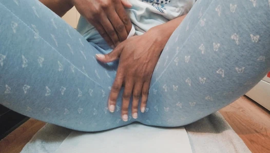 AmySinclair - Ass up, mess down!