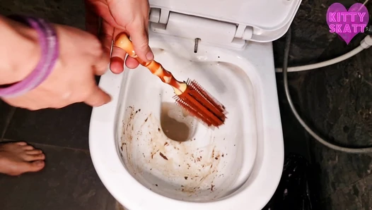 Kitty Skatt - Toilet Aclogcalypse Disasters