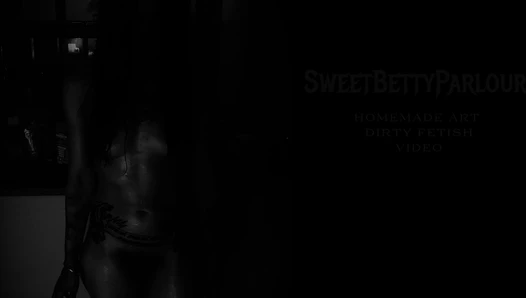 DirtyBetty - Muddy Pussy Milky Bone