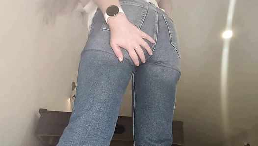 BetweenMyCheeks - Big Poop In My Jeans