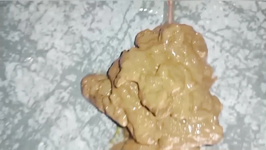 Miamartins - Poop and fart squatting