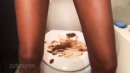 cutiesyren - Poop-Smearing on the Toilet