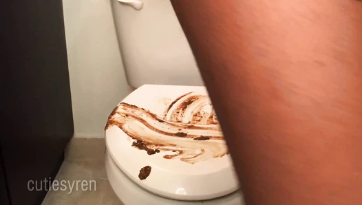 cutiesyren - Poop-Smearing on the Toilet