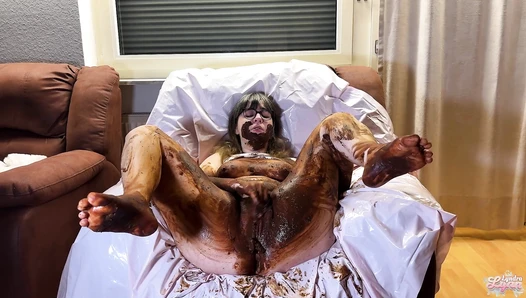 LyndraLynn - My Brown Hotpants