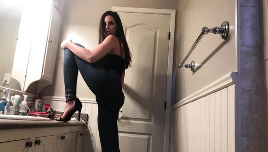 Tina Amazon - Jeans tease then shit