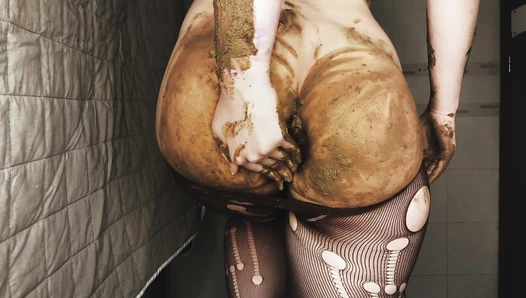DirtyBetty - -My hobby creepy scat play!