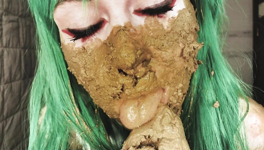 DirtyBetty - -My hobby creepy scat play!