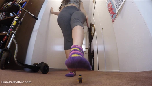 LoveRachelle2 - Giant Woman Shits Out Tiny Man