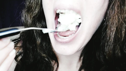 Xiomara Fox Fetish Queen - Watche me eat and shit